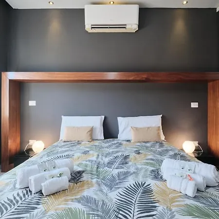 Vatican 4 Bedrooms Ac Appartement